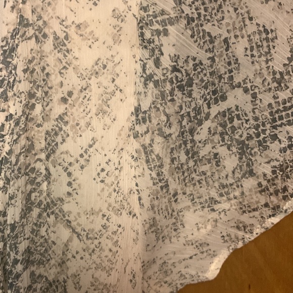 Abercrombie & Fitch, snake print, looking dressed - Picture 2 of 4